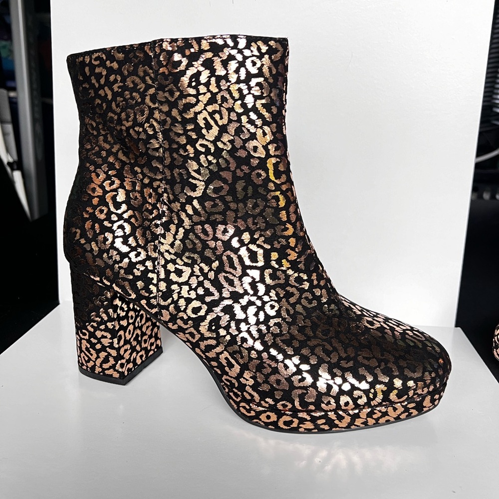 Torrid Block Heeled Bootie Metallic Leopard Print… - image 4